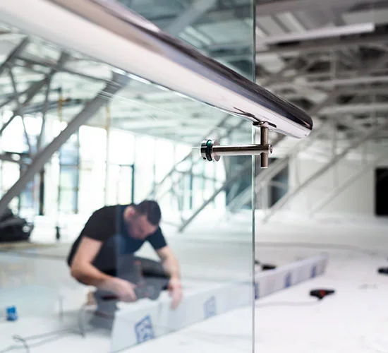 Navarre, FL highly skilled glass repair technicians